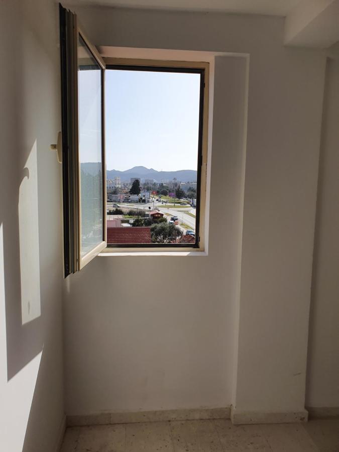 Aleksandar First Sea Line Apartment บาร์ ภายนอก รูปภาพ