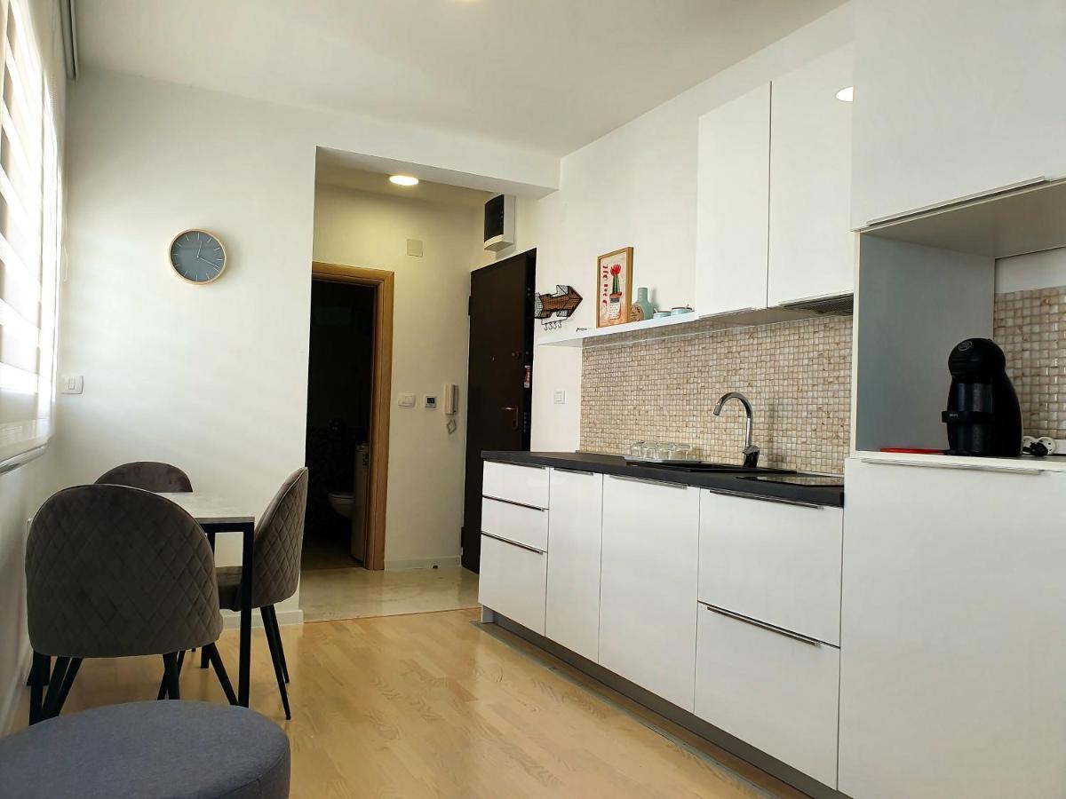 Aleksandar First Sea Line Apartment บาร์ ภายนอก รูปภาพ