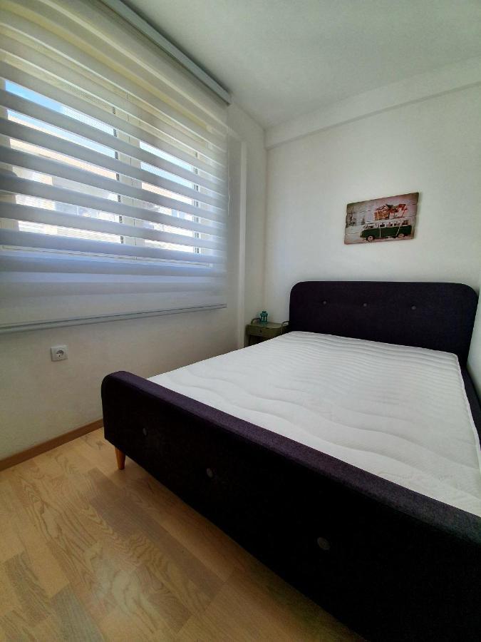 Aleksandar First Sea Line Apartment บาร์ ภายนอก รูปภาพ