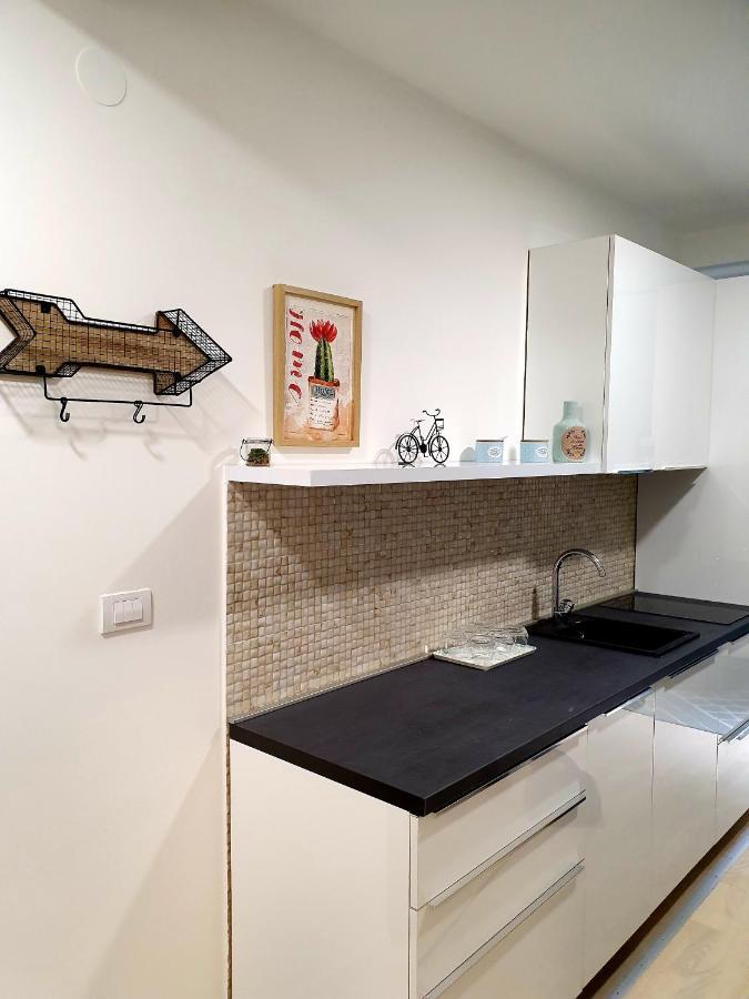 Aleksandar First Sea Line Apartment บาร์ ภายนอก รูปภาพ