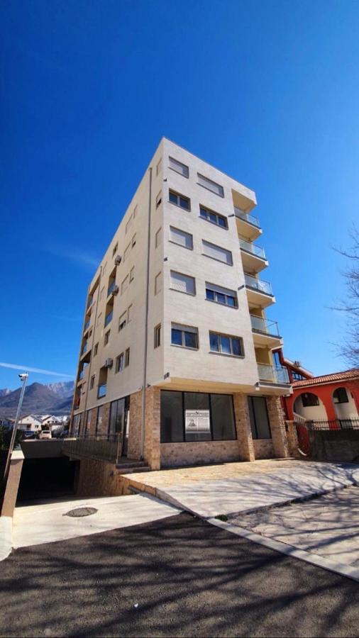 Aleksandar First Sea Line Apartment บาร์ ภายนอก รูปภาพ