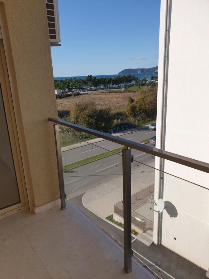 Aleksandar First Sea Line Apartment บาร์ ภายนอก รูปภาพ